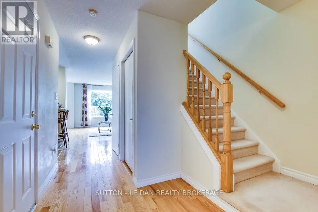 1061 CROSSCREEK CRESCENT