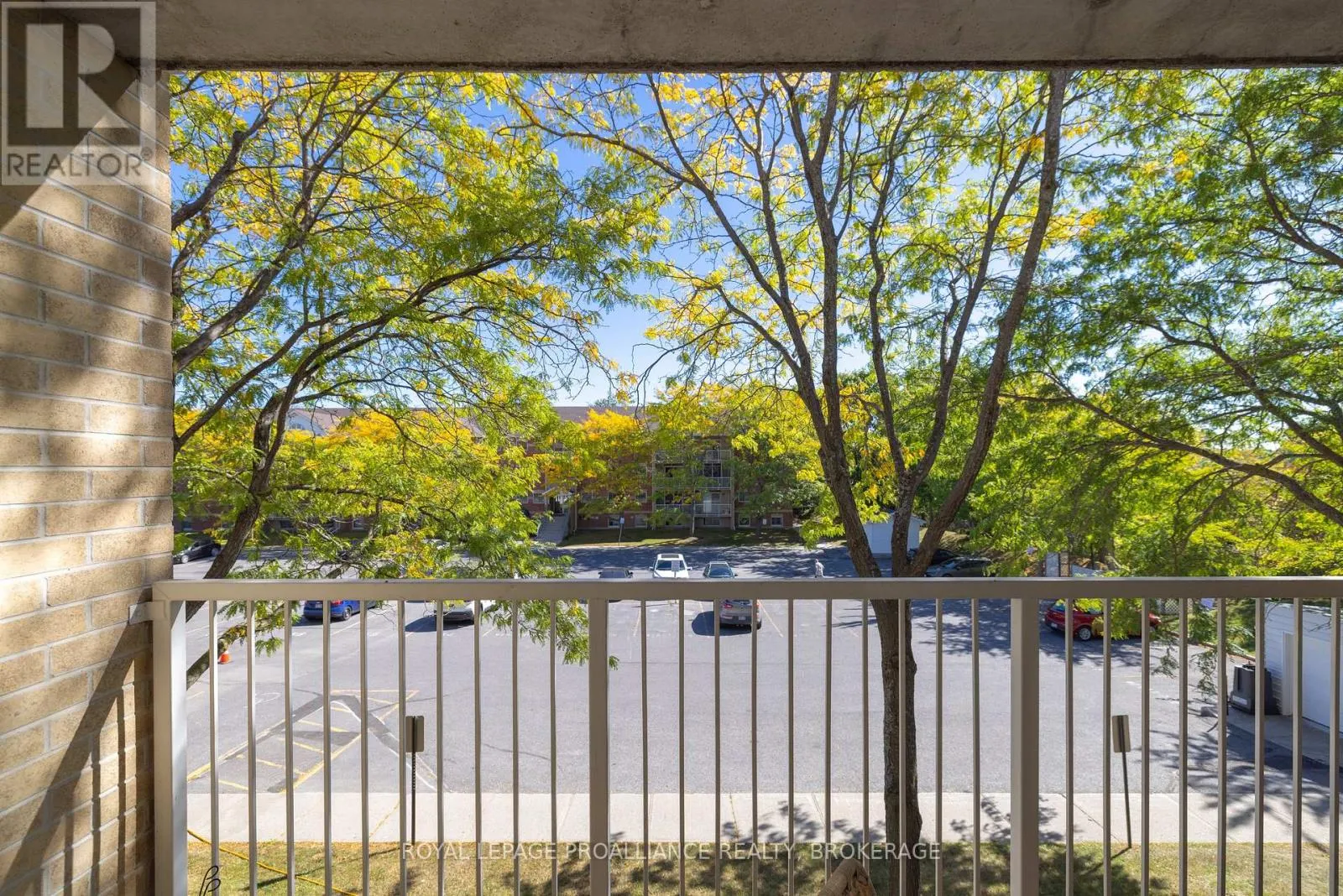 312 - 310 KINGSDALE AVENUE, #312