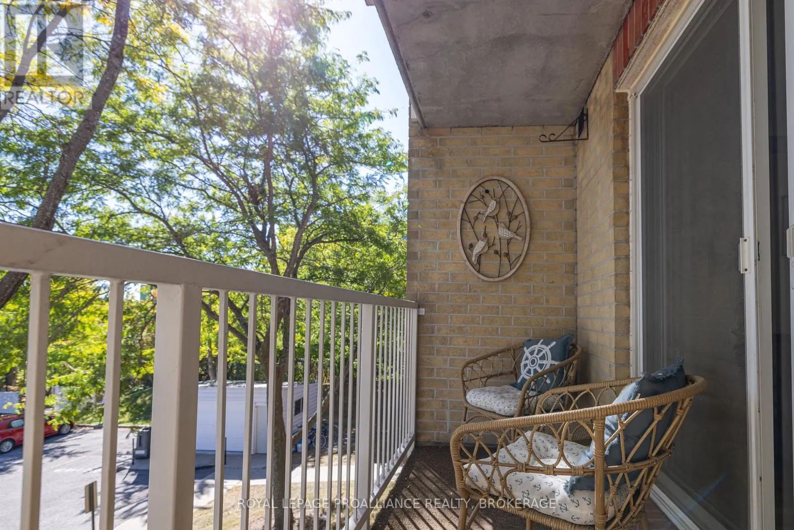 312 - 310 KINGSDALE AVENUE, #312