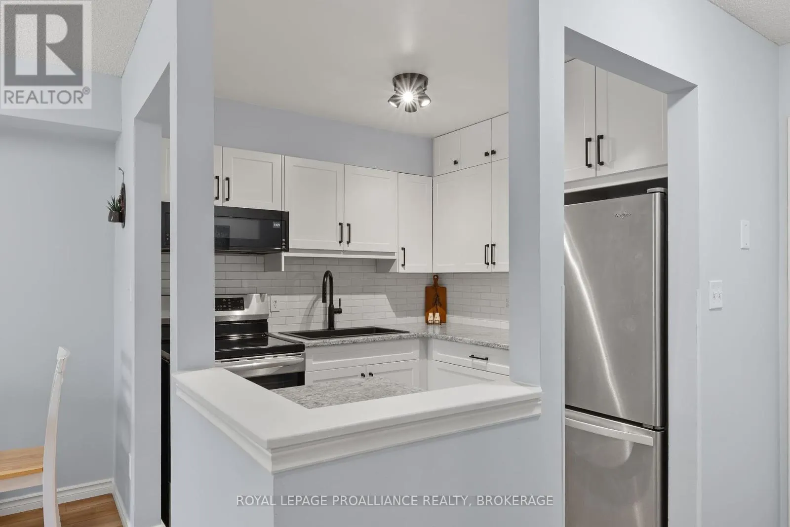 312 - 310 KINGSDALE AVENUE, #312