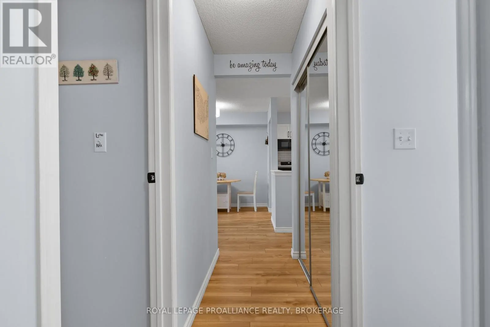 312 - 310 KINGSDALE AVENUE, #312
