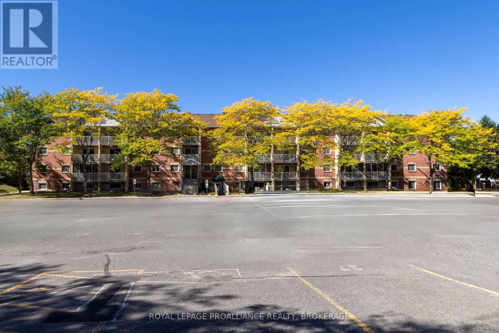 312 - 310 KINGSDALE AVENUE, #312