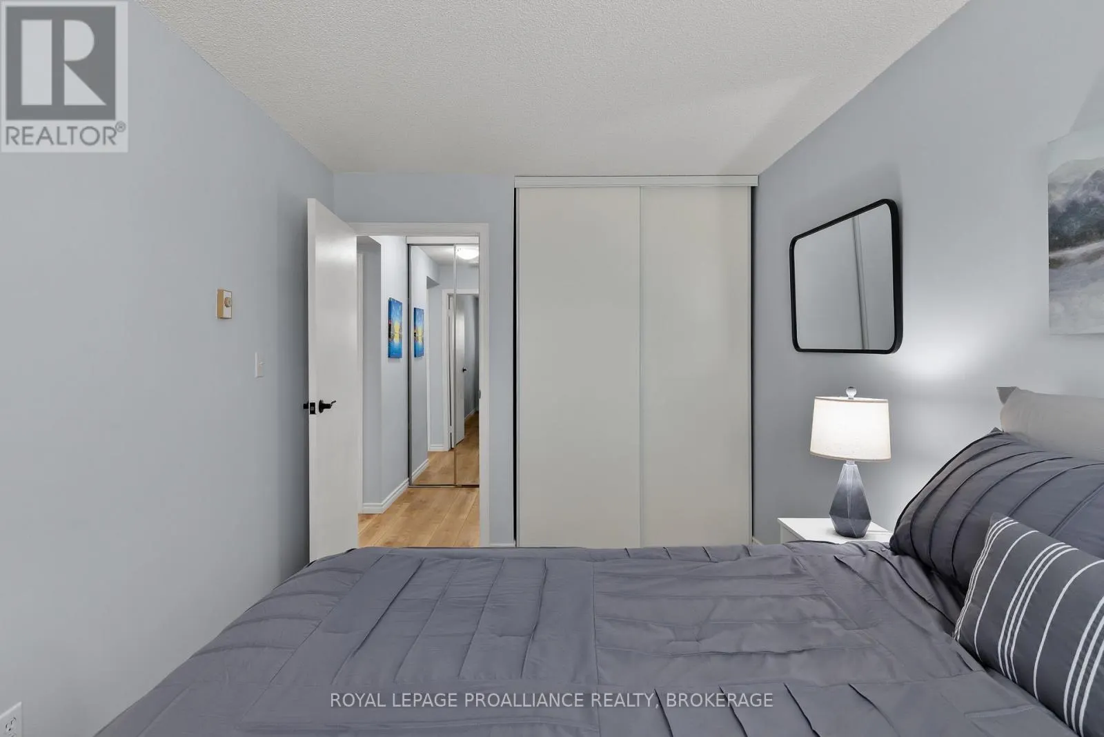 312 - 310 KINGSDALE AVENUE, #312