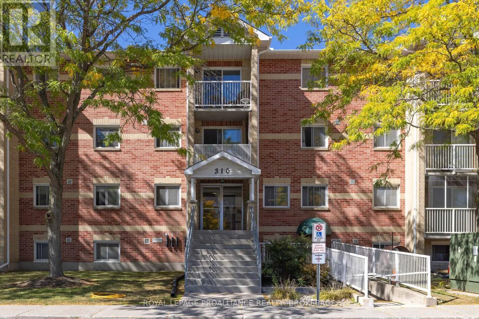 312 - 310 KINGSDALE AVENUE, #312