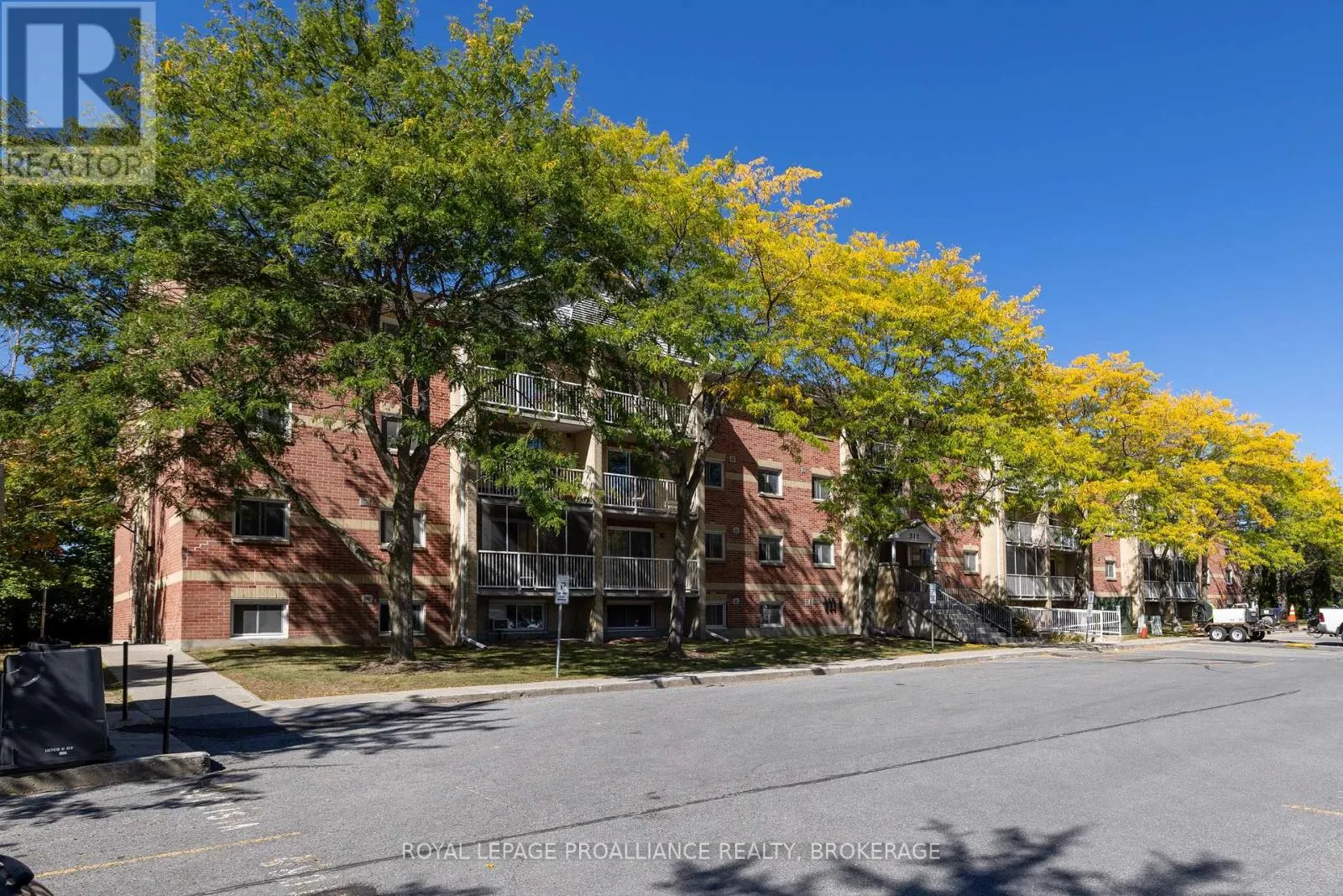 312 - 310 KINGSDALE AVENUE, #312