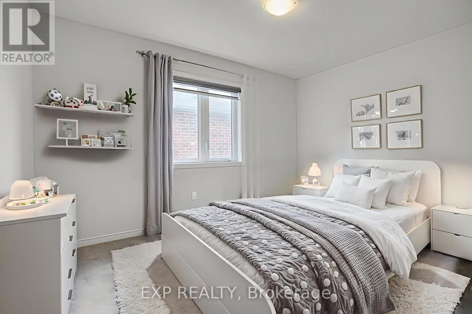 12 MIDHURST HEIGHTS