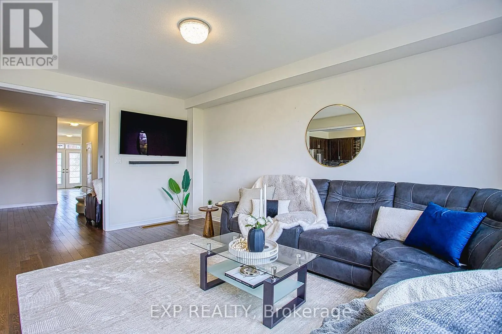12 MIDHURST HEIGHTS
