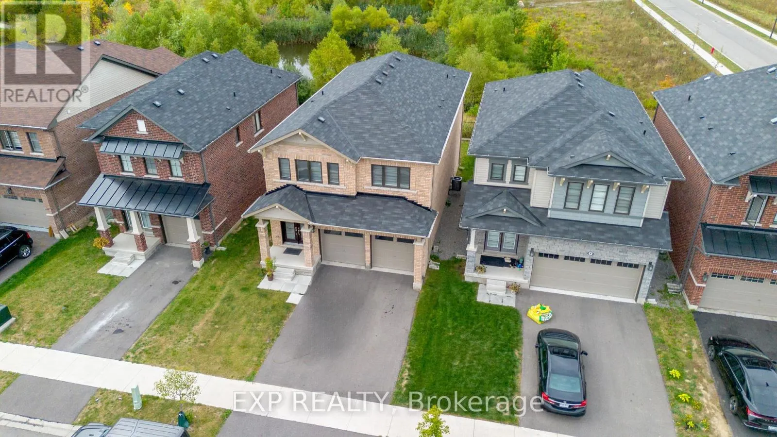 12 MIDHURST HEIGHTS