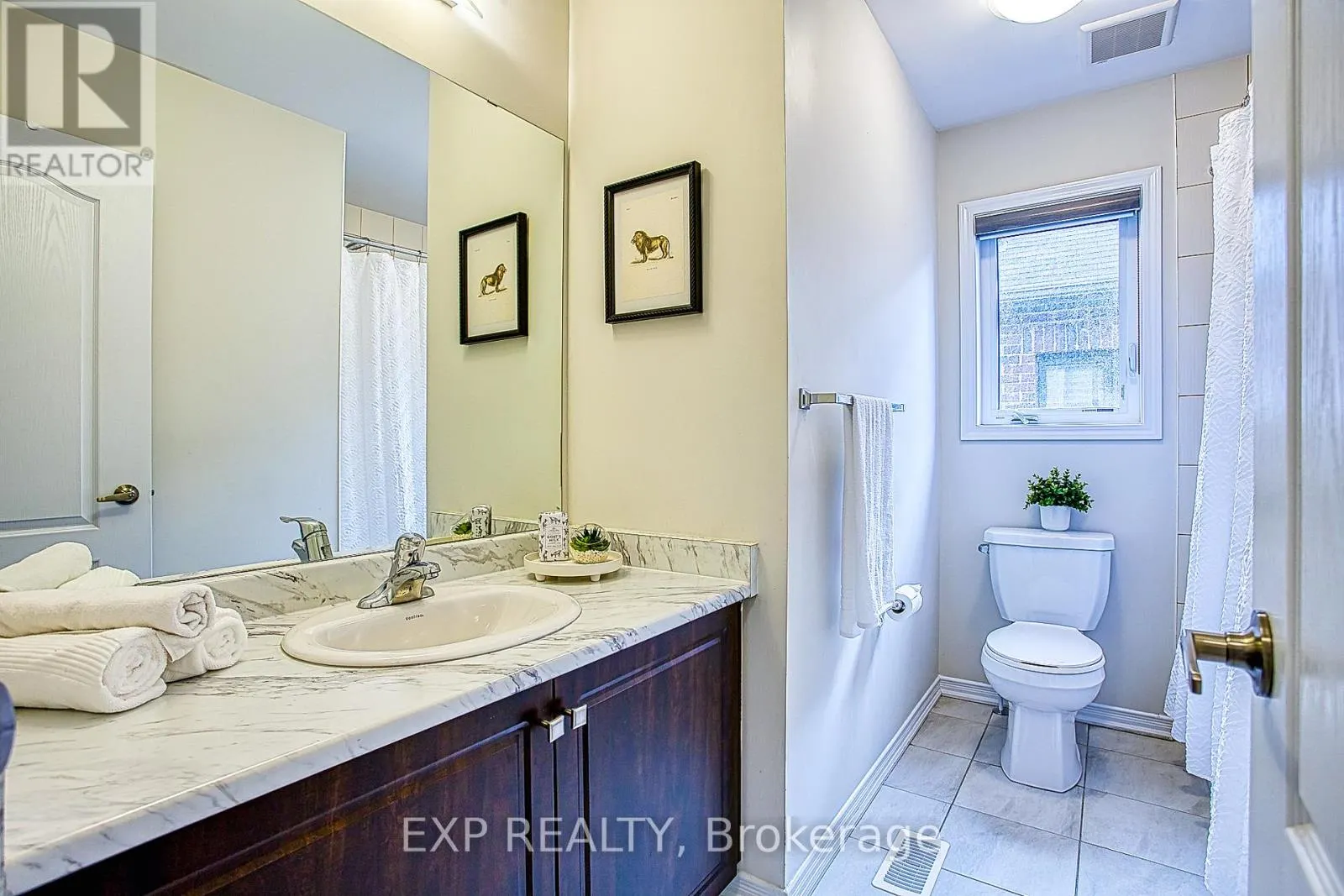 12 MIDHURST HEIGHTS