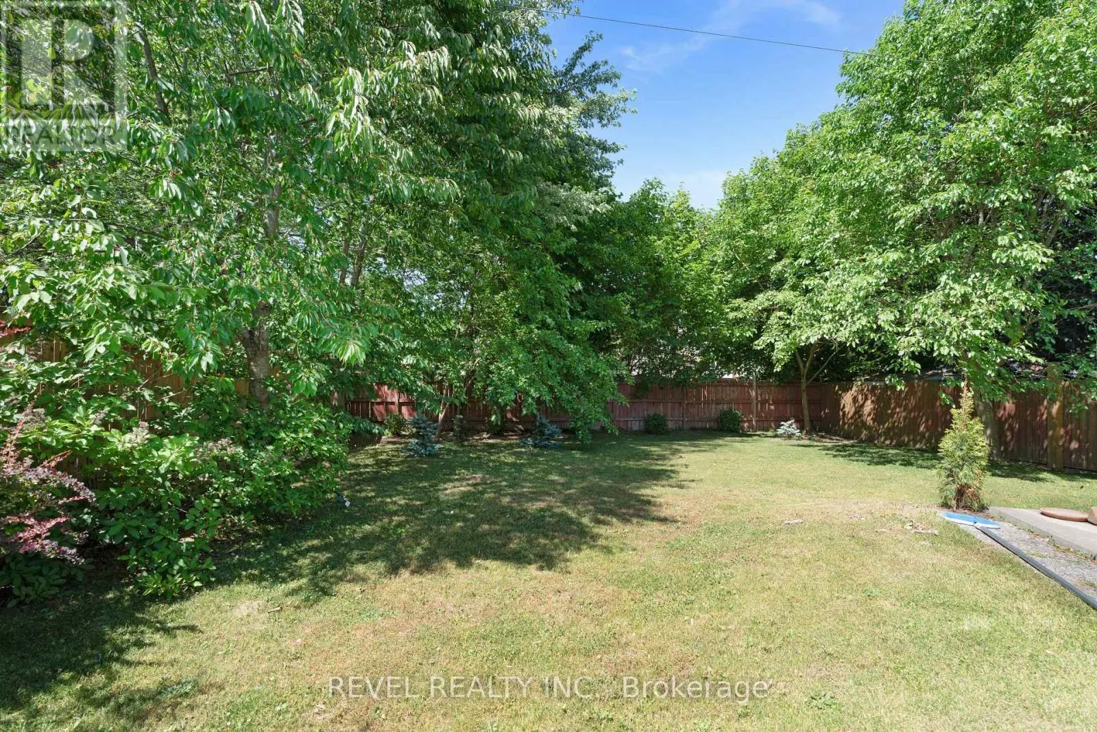 17 MICHAELA CRESCENT