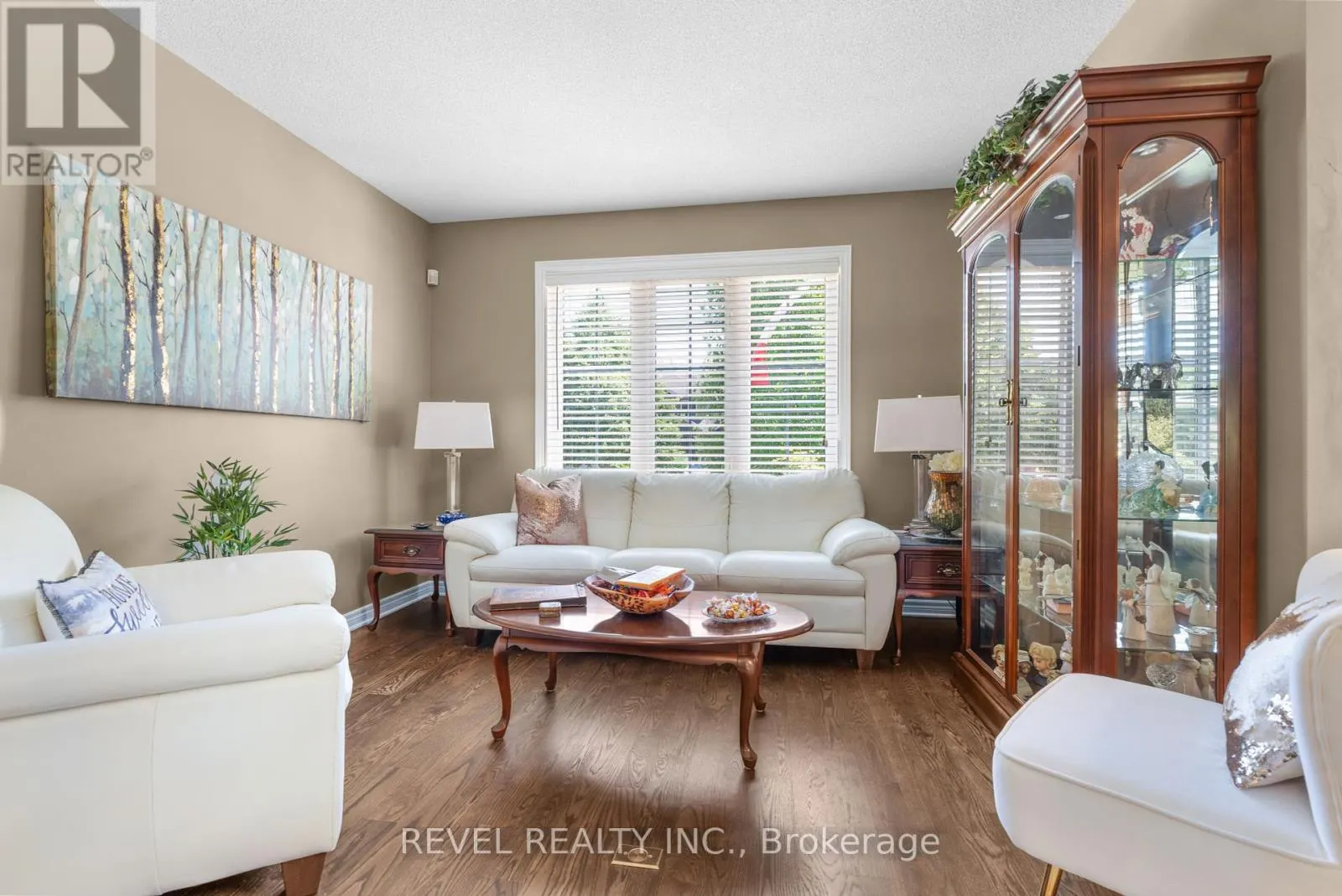 17 MICHAELA CRESCENT