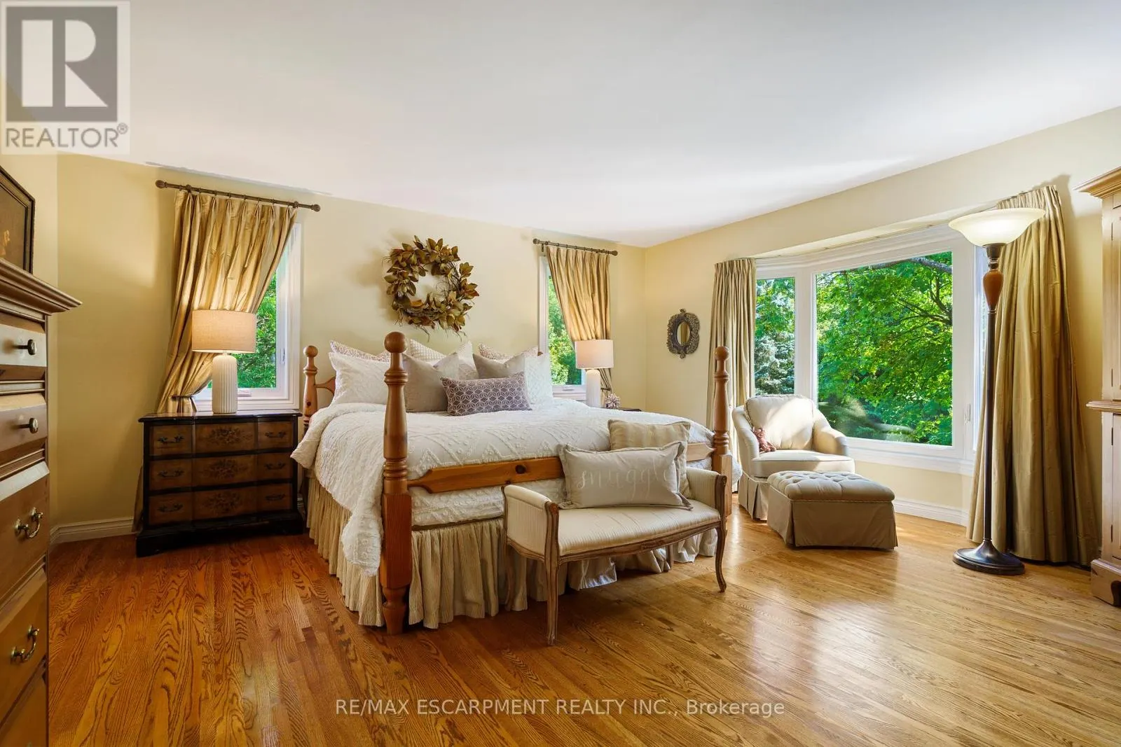373 BROOKVIEW COURT