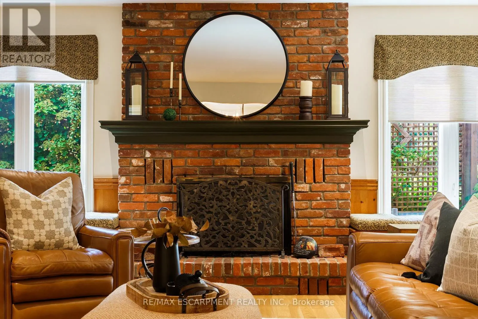 373 BROOKVIEW COURT