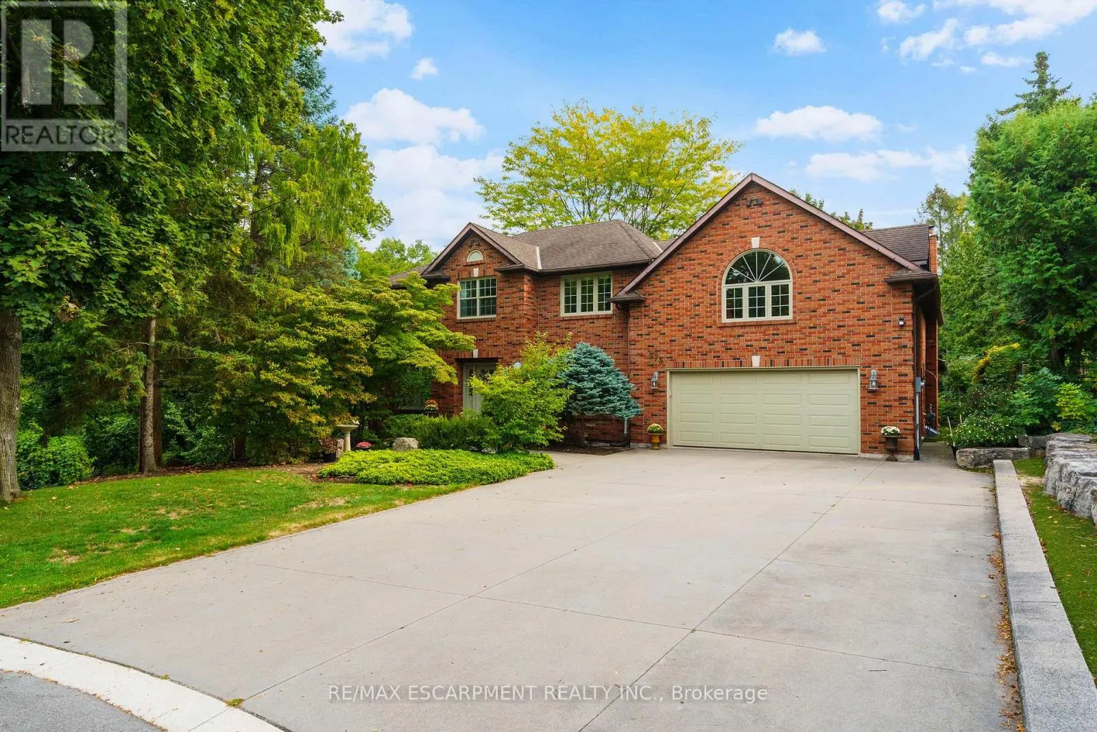 373 BROOKVIEW COURT