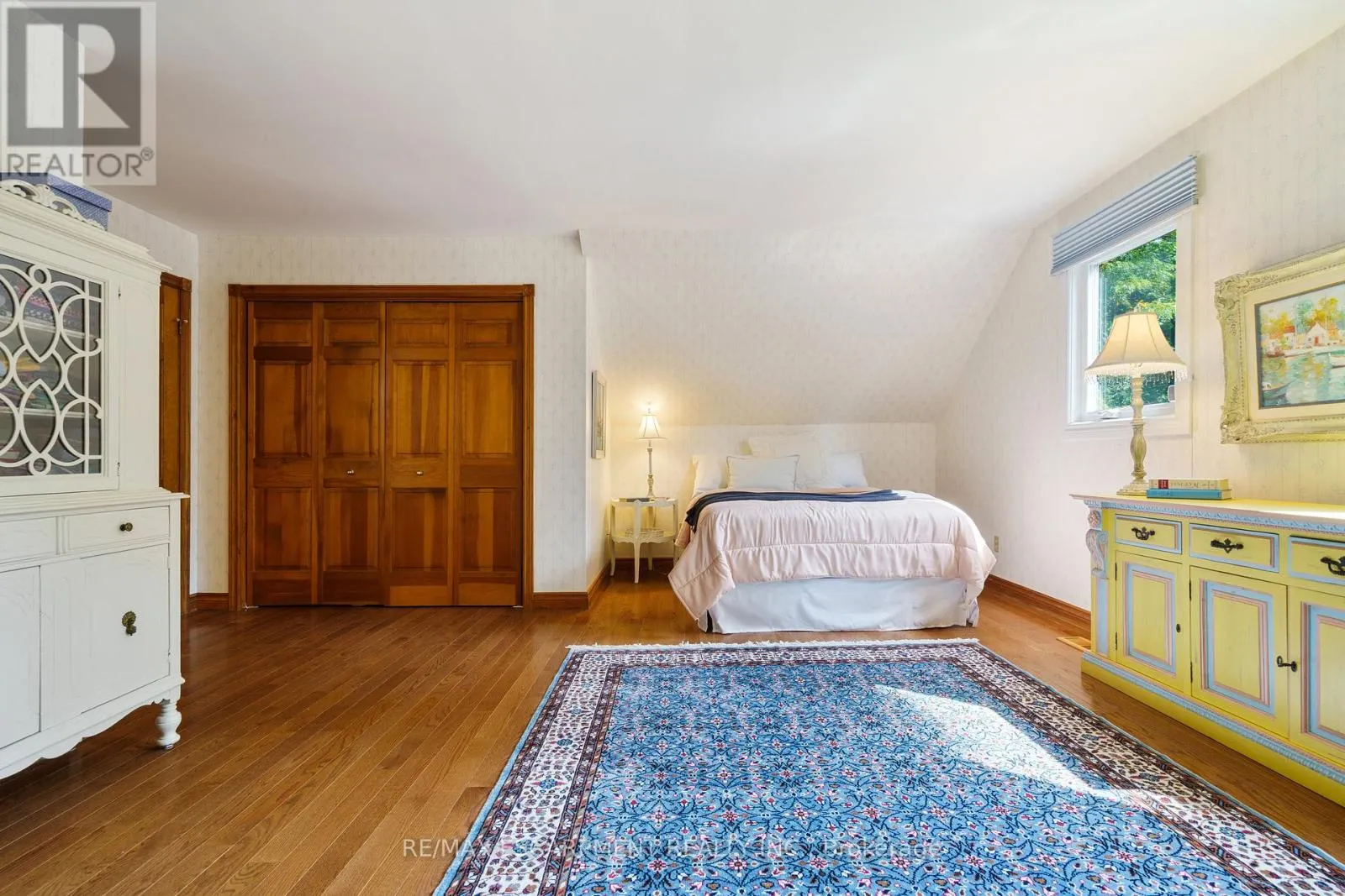 373 BROOKVIEW COURT