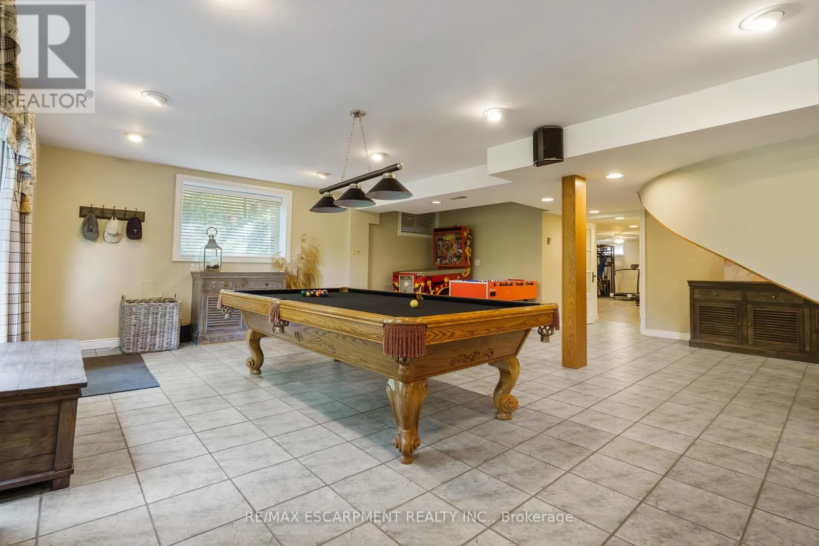 373 BROOKVIEW COURT