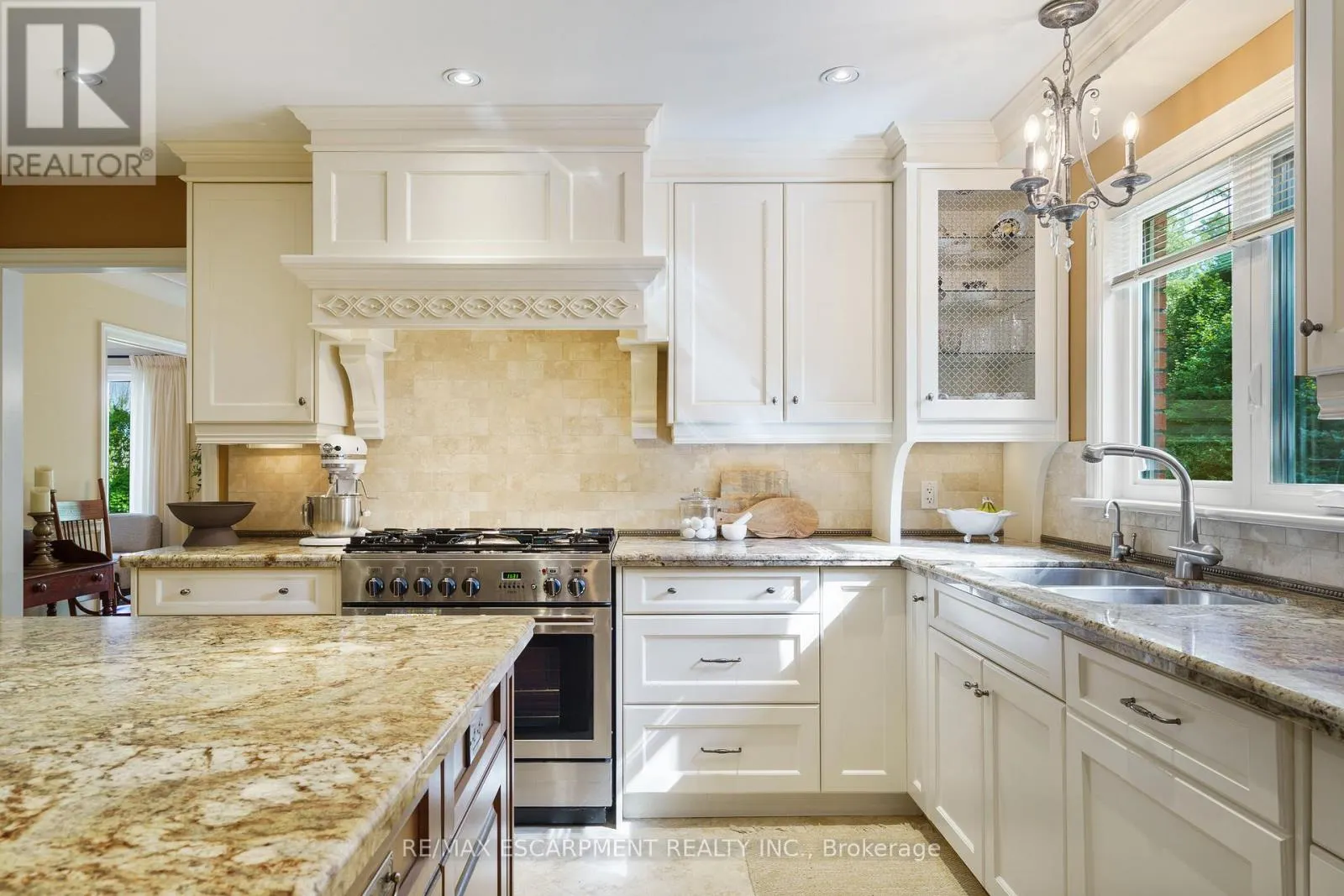 373 BROOKVIEW COURT