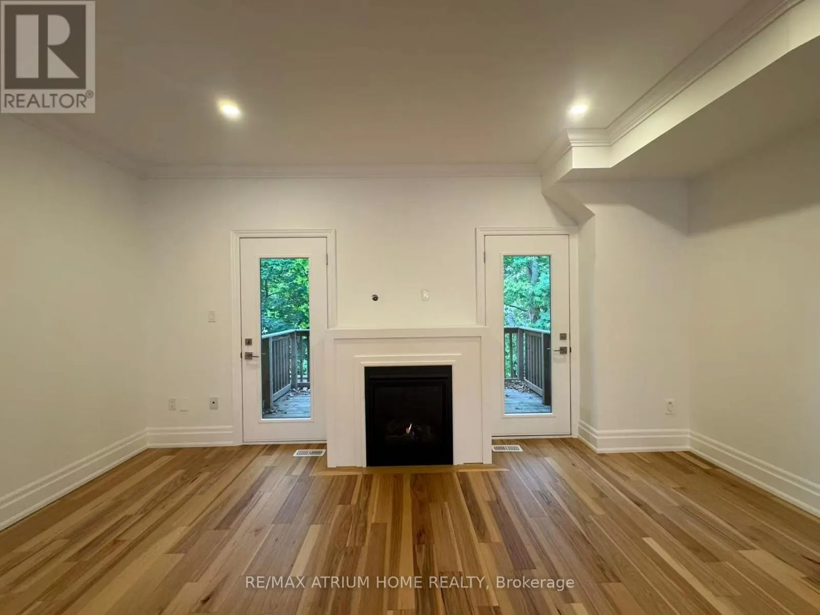 2 - 111 WILSON STREET E