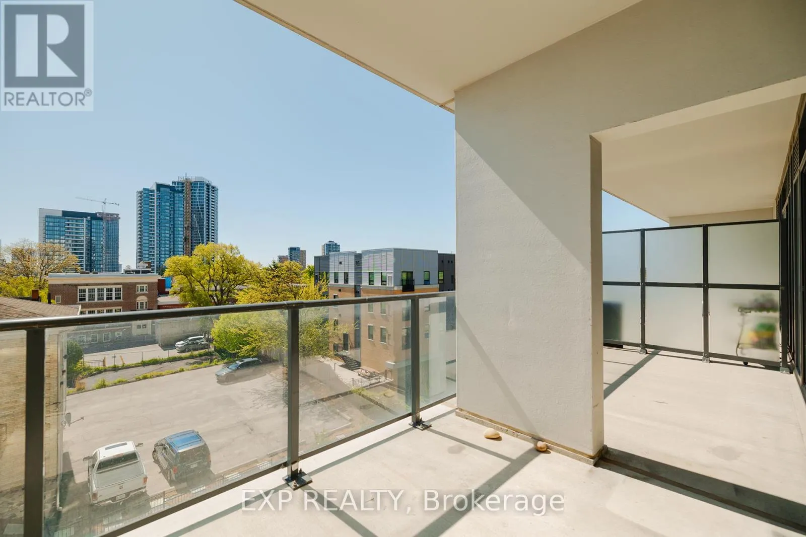 408 - 741 KING STREET W
