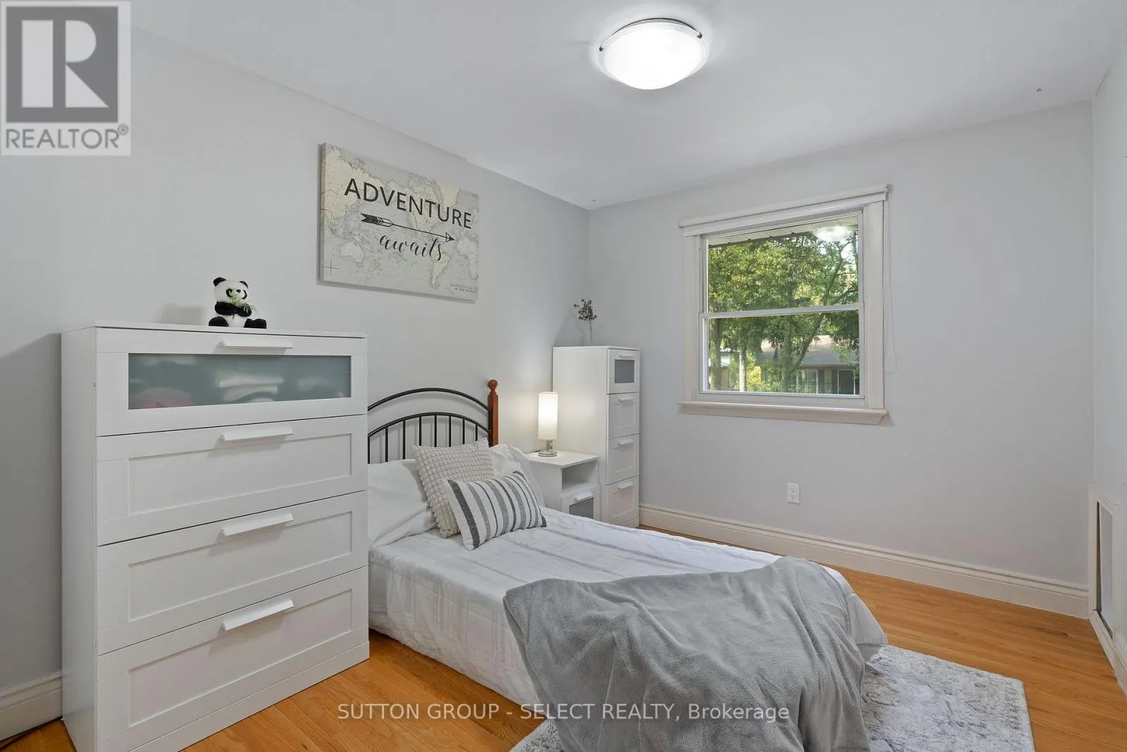 12 KINBURN CRESCENT