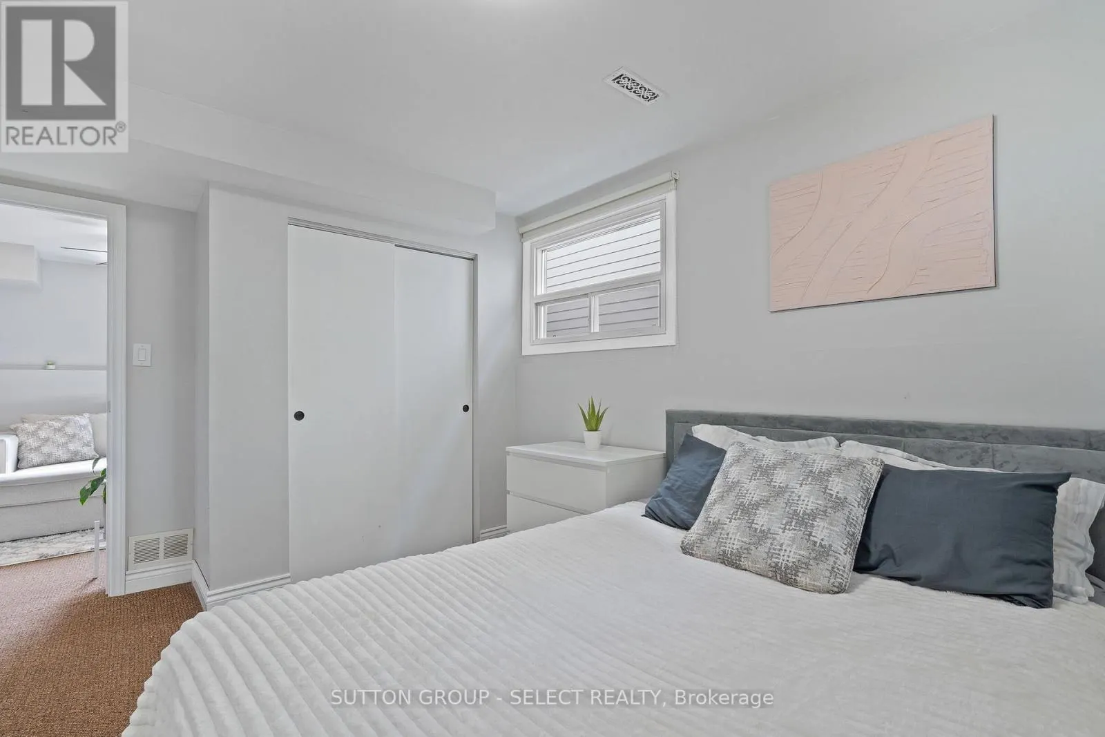 12 KINBURN CRESCENT