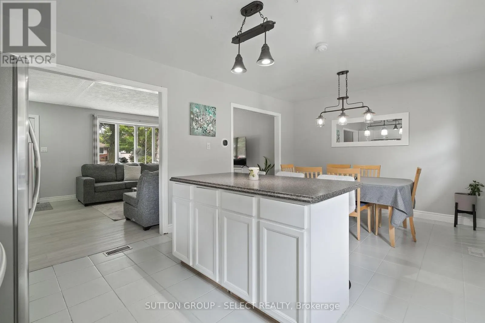 12 KINBURN CRESCENT