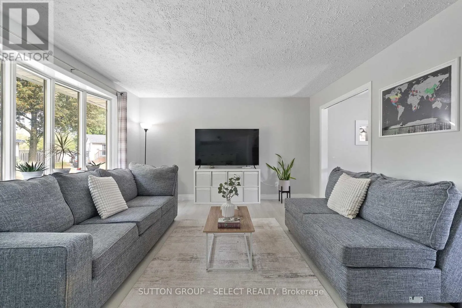 12 KINBURN CRESCENT