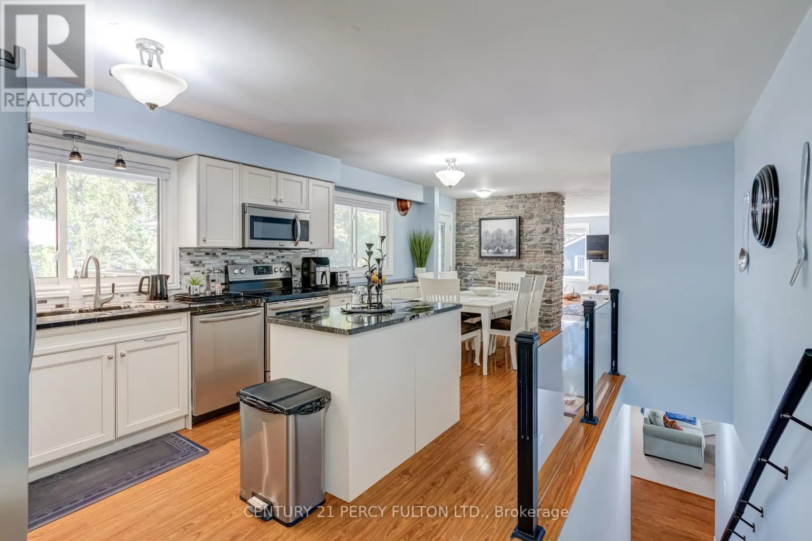 15166 HIGHWAY 118