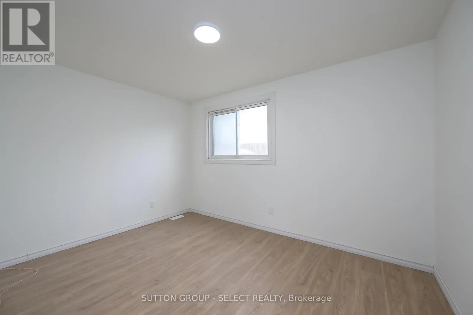 4 ALDERSBROOK CRESCENT