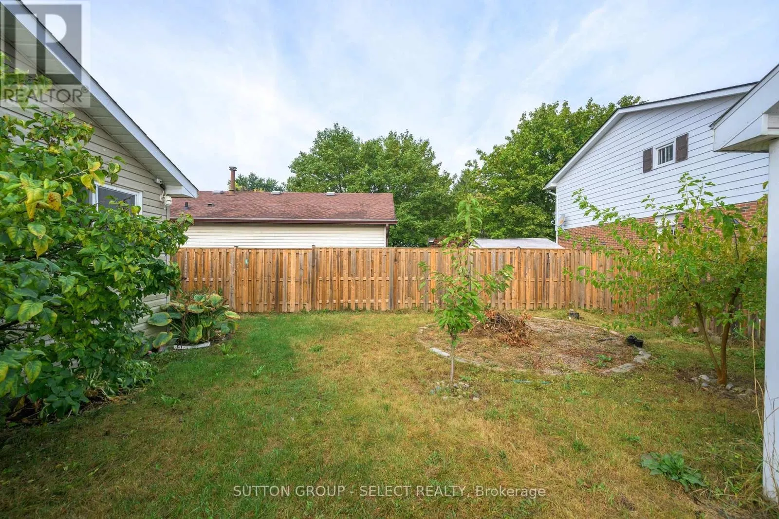 4 ALDERSBROOK CRESCENT