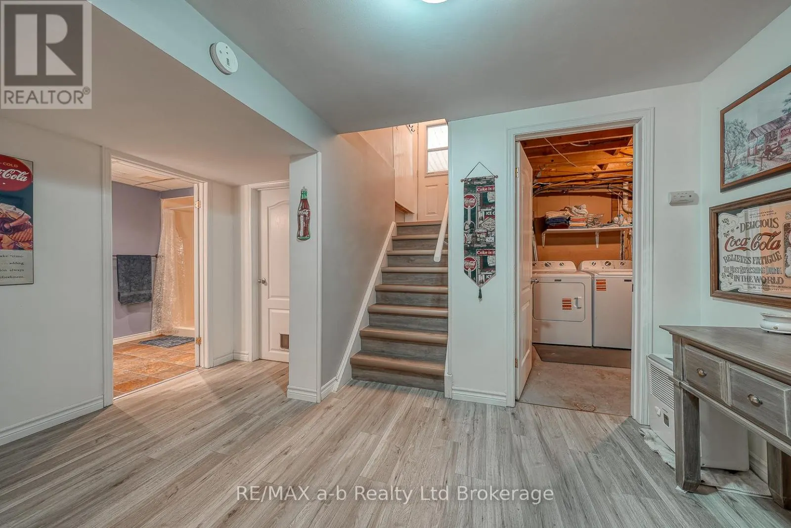 8 DEAN CRESCENT