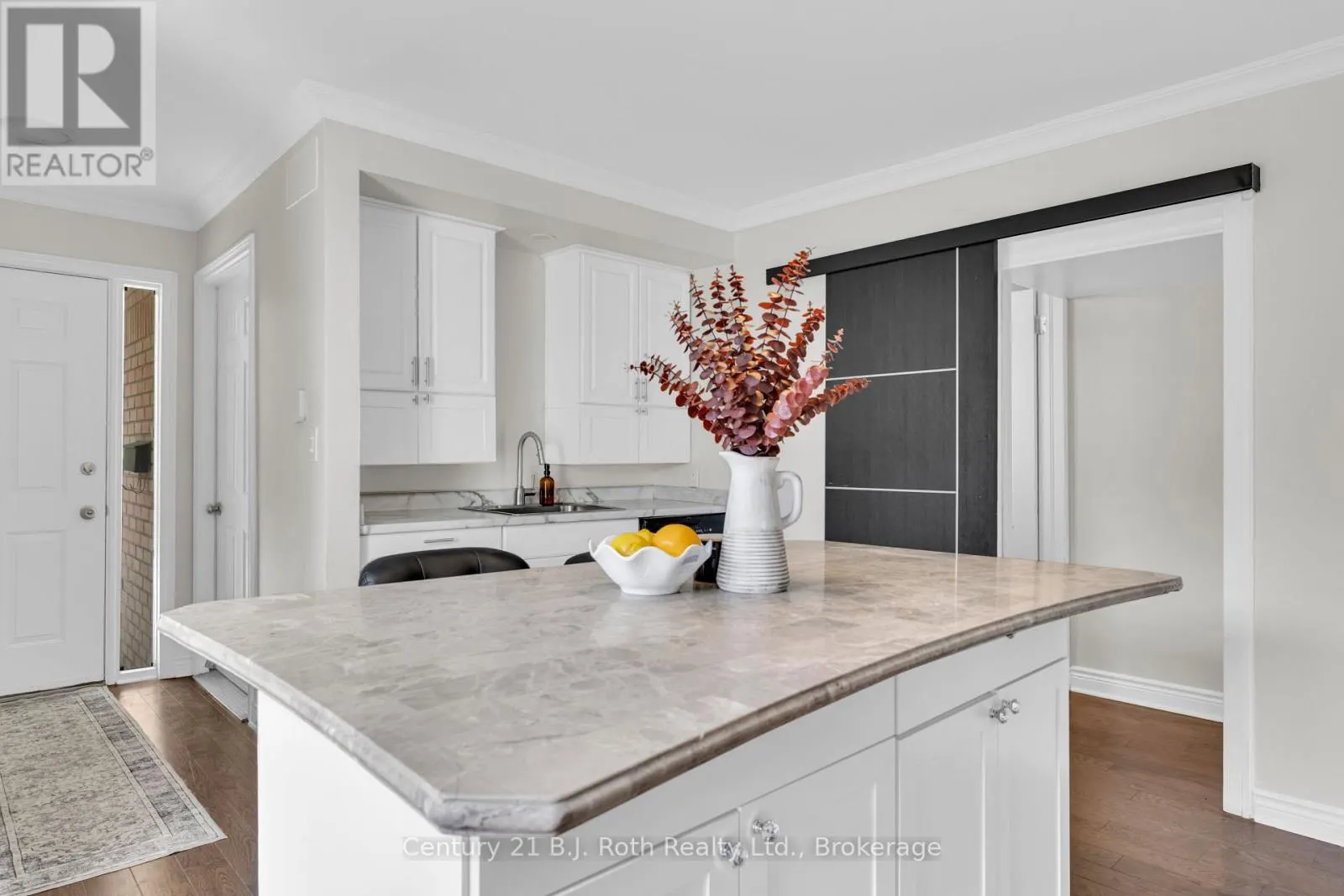 9 - 1185 GRAND MARAIS ROAD W, #9