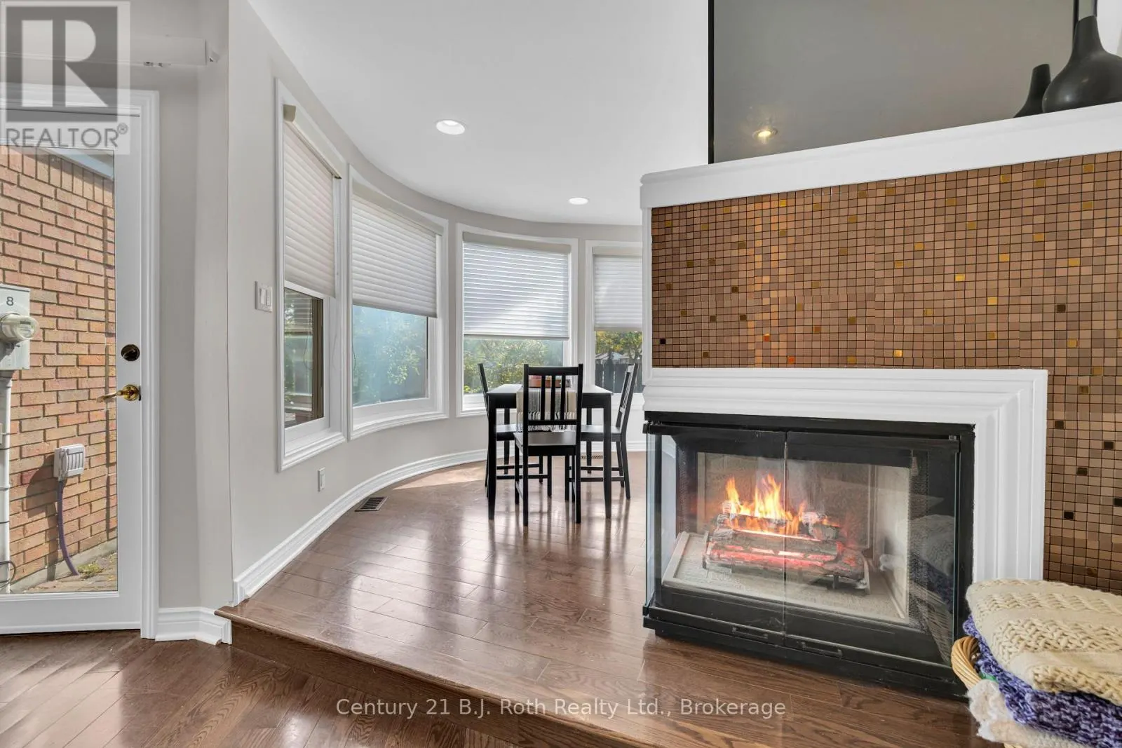 9 - 1185 GRAND MARAIS ROAD W, #9