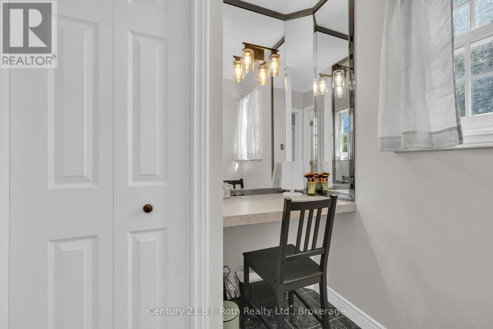 9 - 1185 GRAND MARAIS ROAD W, #9
