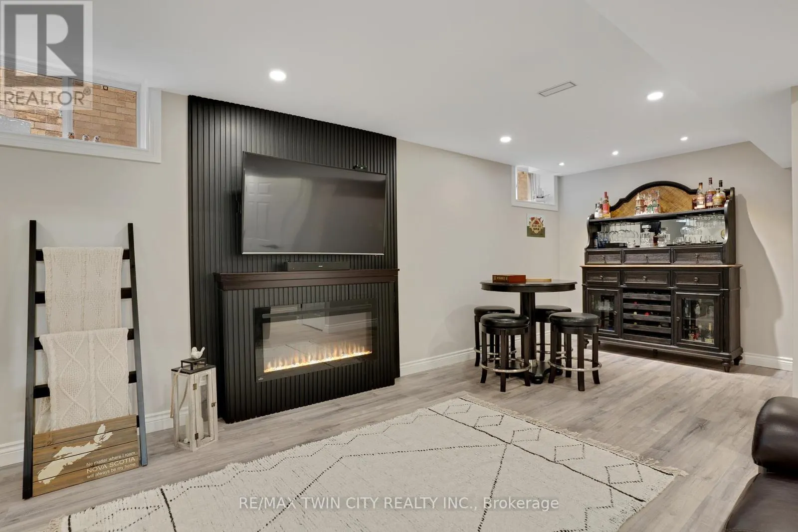 40 LEMONWOOD PLACE