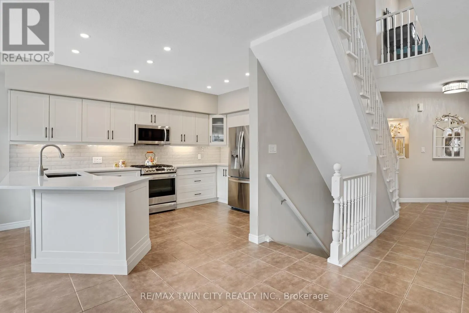40 LEMONWOOD PLACE