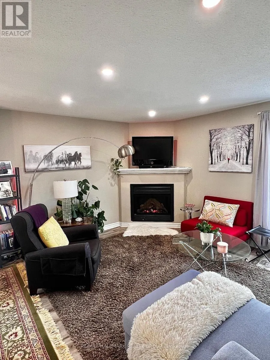 52 - 630 LAKERIDGE DRIVE