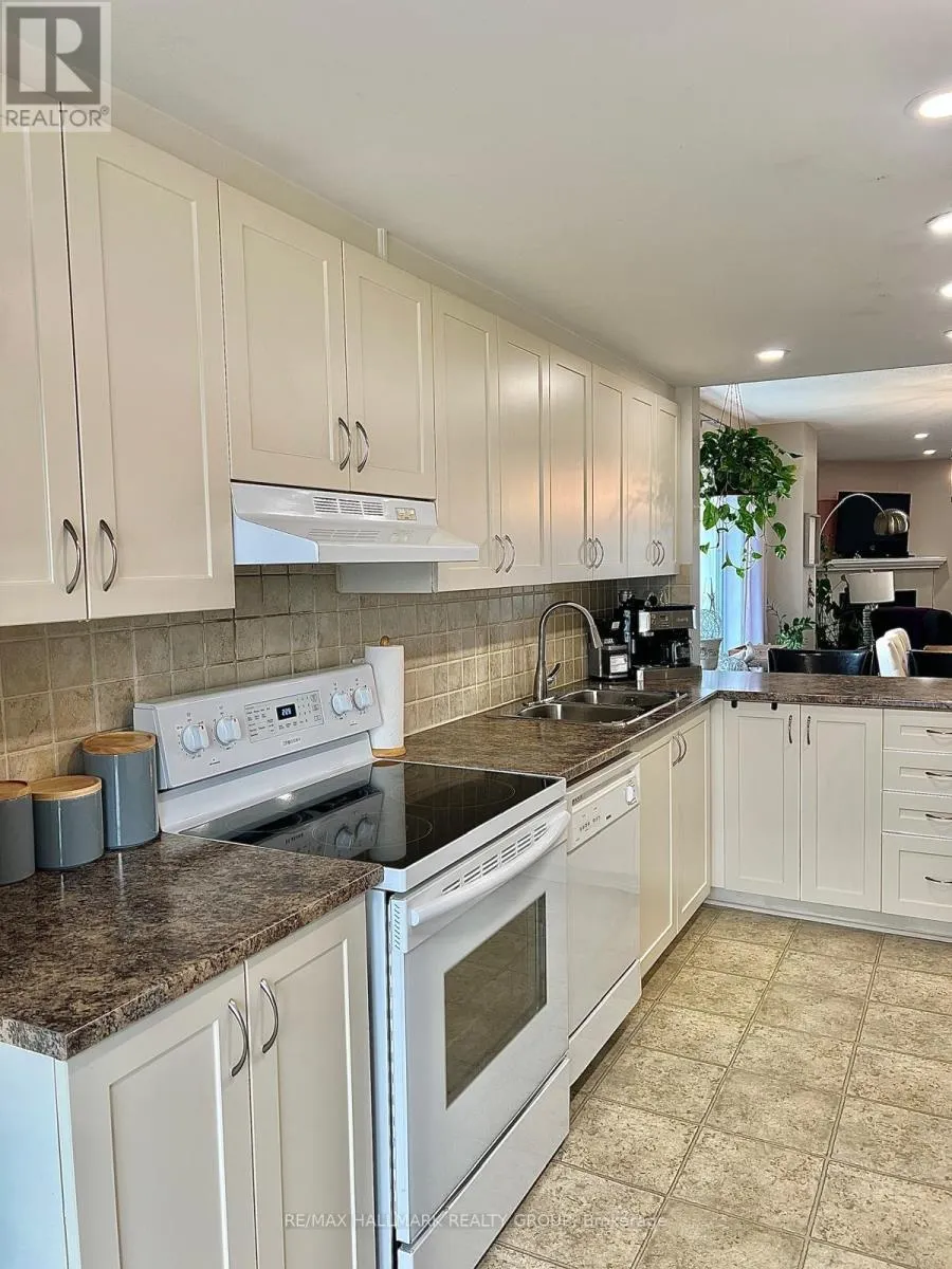 52 - 630 LAKERIDGE DRIVE