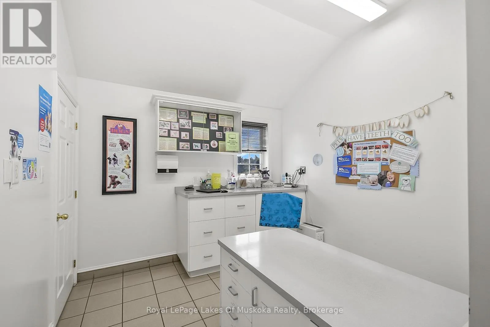 1008 SOUTH MONCK DRIVE