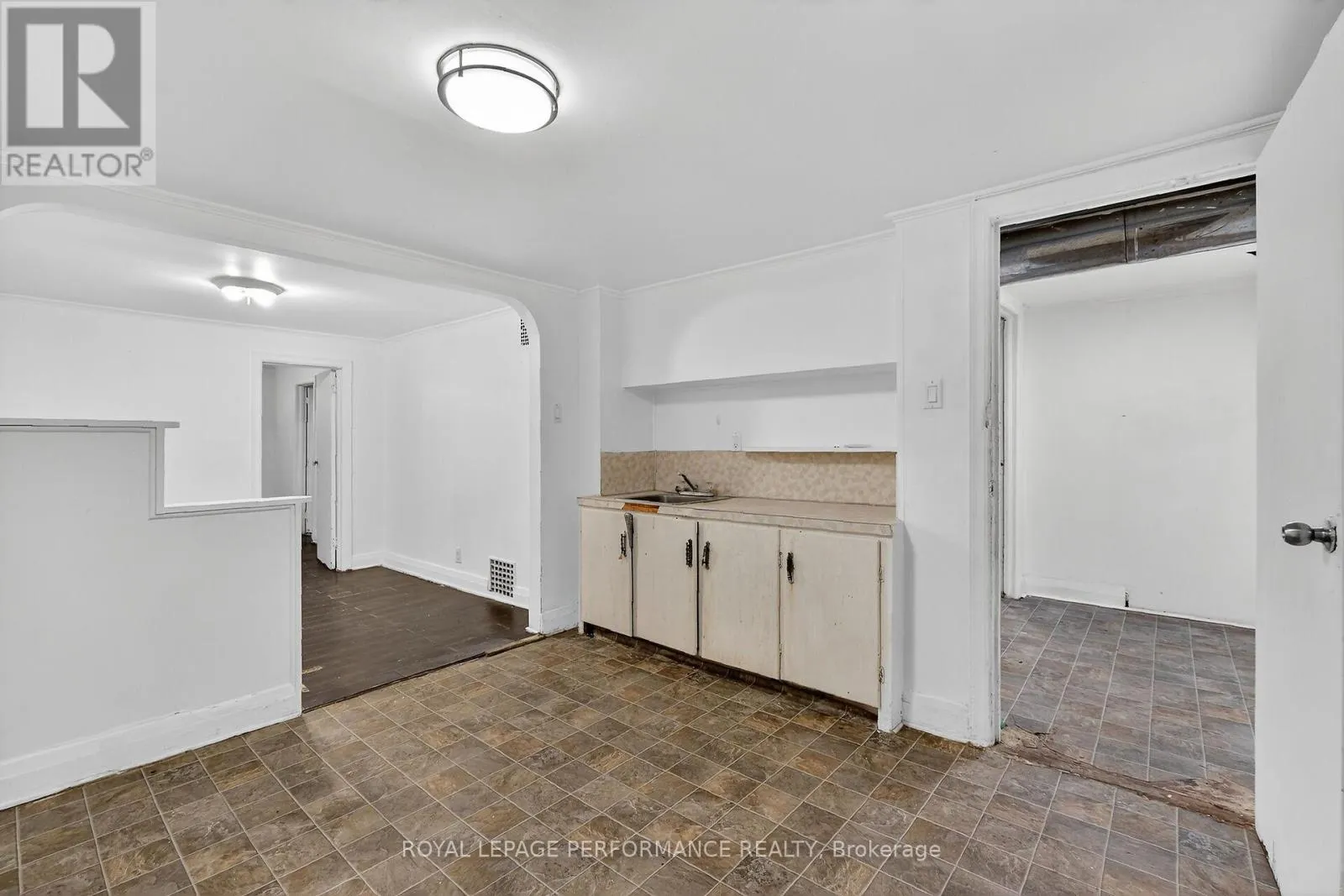 261 MONTFORT STREET