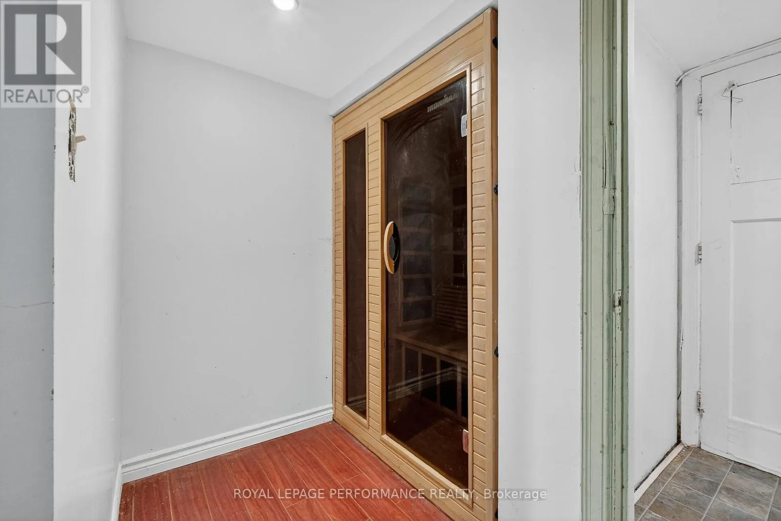 261 MONTFORT STREET