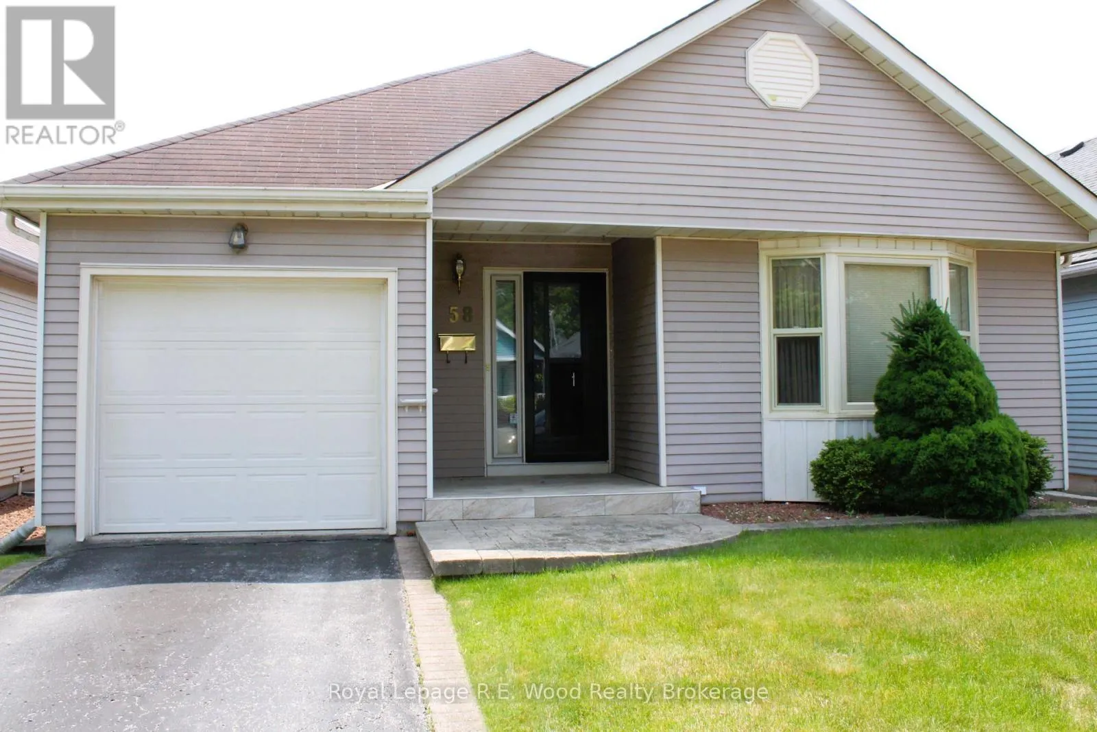 58 HAWKINS CRESCENT