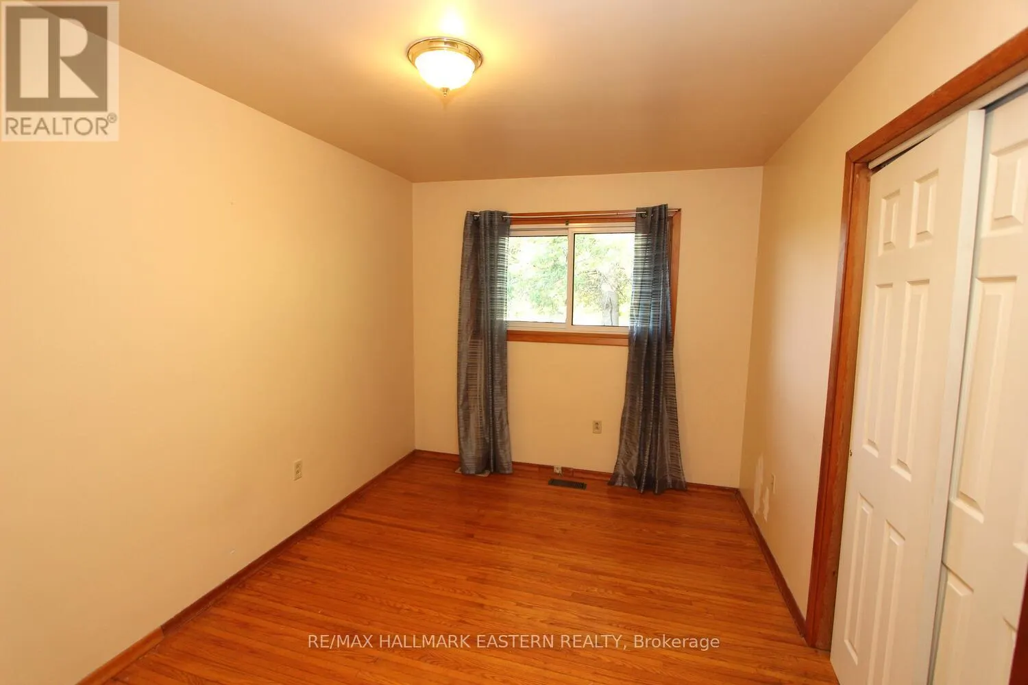1092 MID BELMONT 7TH LINE