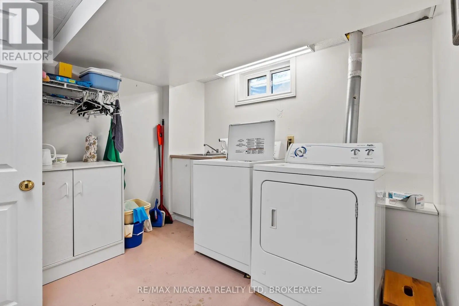 2 BAYRIDGE COVE