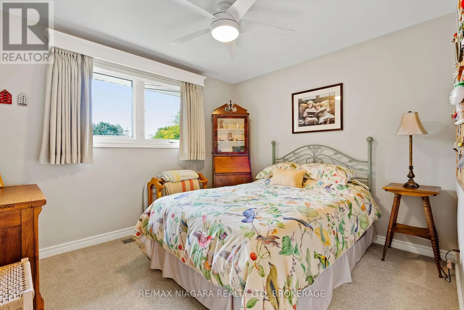 2 BAYRIDGE COVE