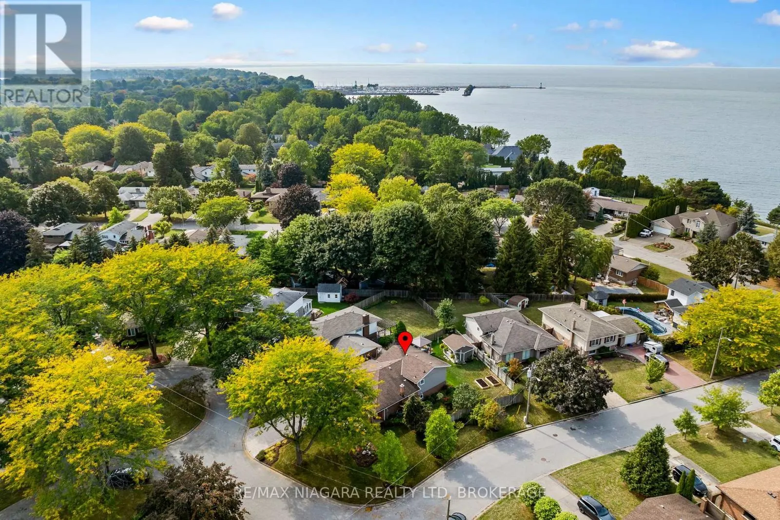 2 BAYRIDGE COVE