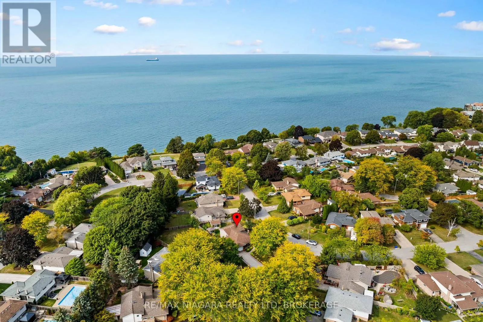 2 BAYRIDGE COVE
