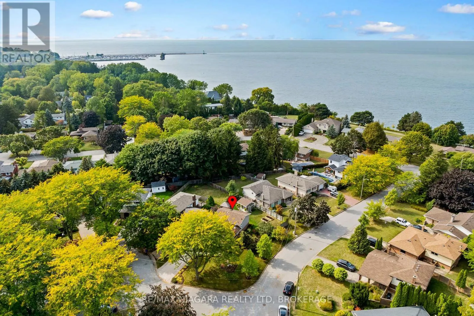 2 BAYRIDGE COVE