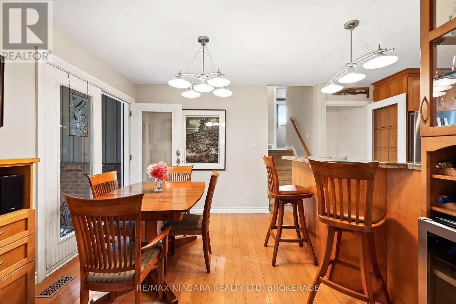 2 BAYRIDGE COVE
