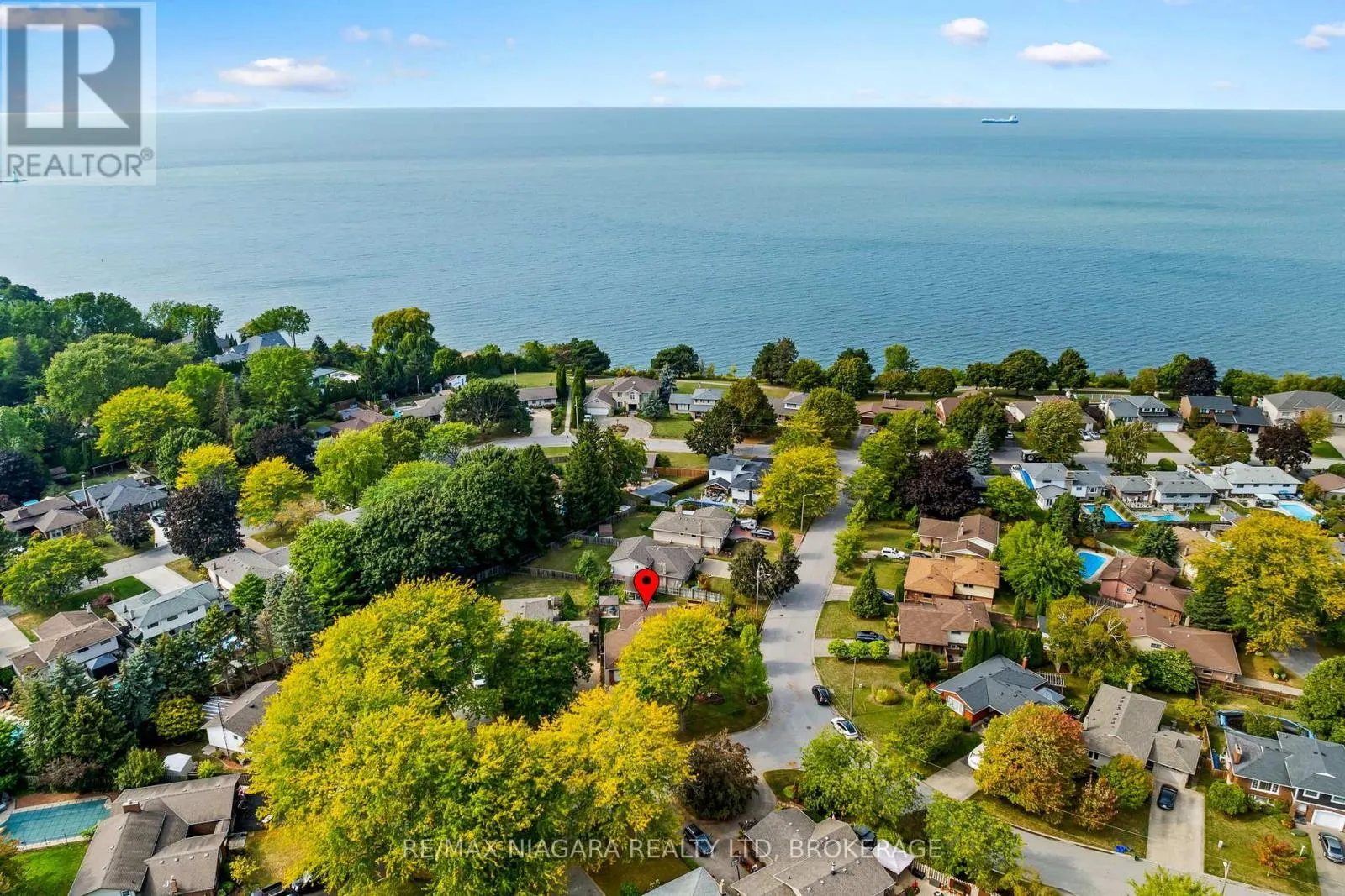 2 BAYRIDGE COVE